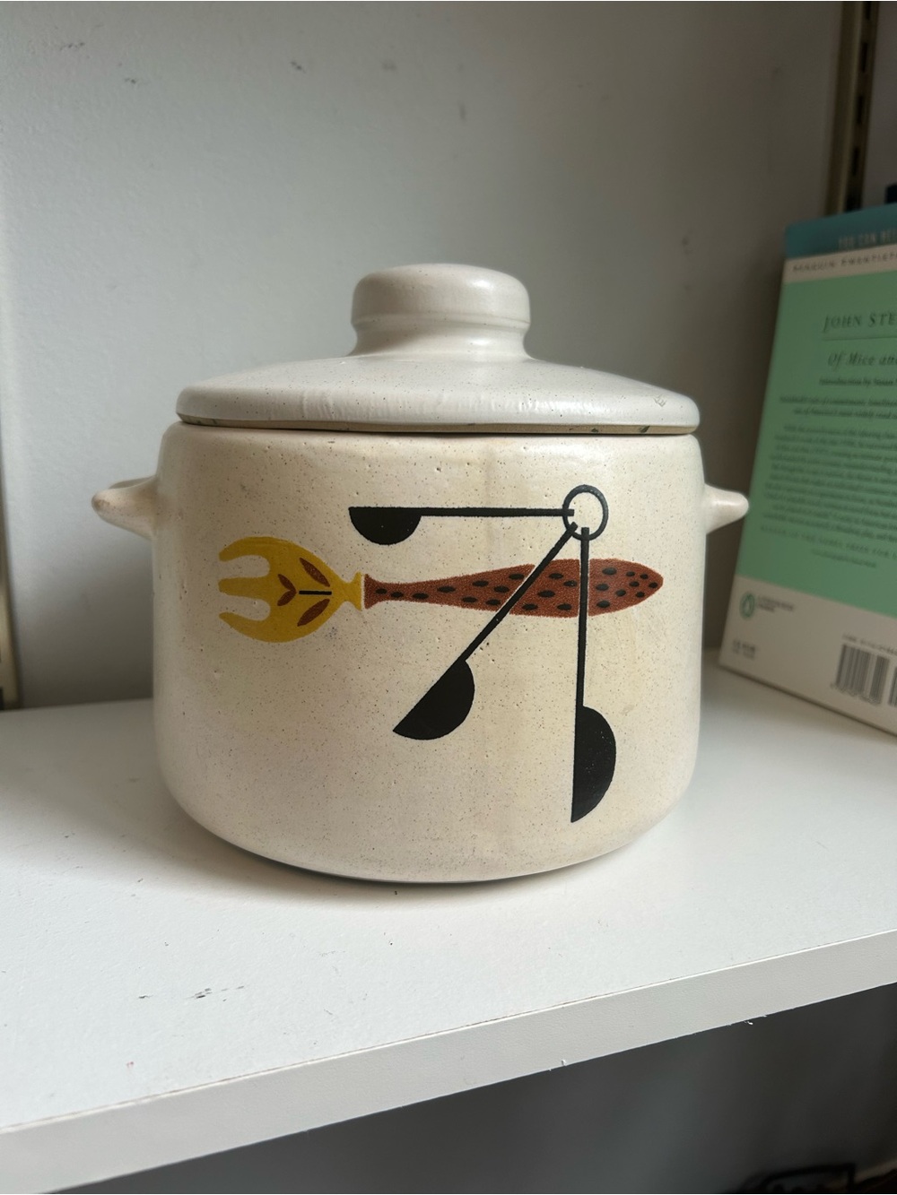 Retro Graphic Cream Stoneware Lidded Pot